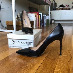 Manolo Blahnik BB 105 Black Leather Pumps